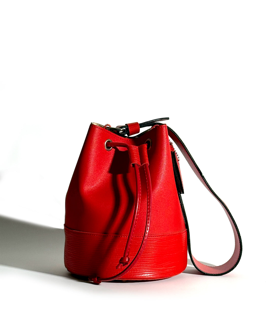 Rani vegan leather bucket bag – front view | Ameiko